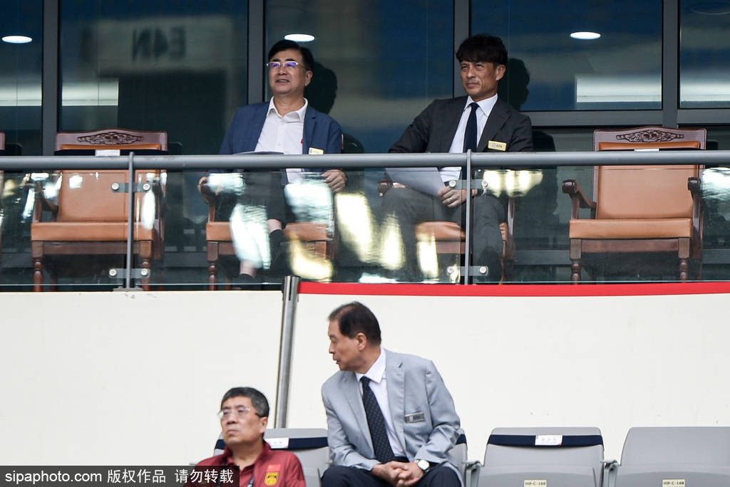 国足新帅人选分析：高洪波落选，施密特呼声最高的背后