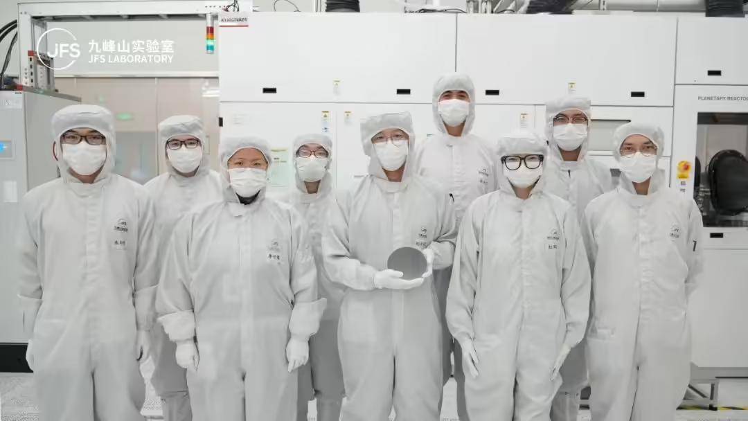 推动国产光芯片成本大降,我国成功开发6英寸InP激光器与探测器外延工艺!