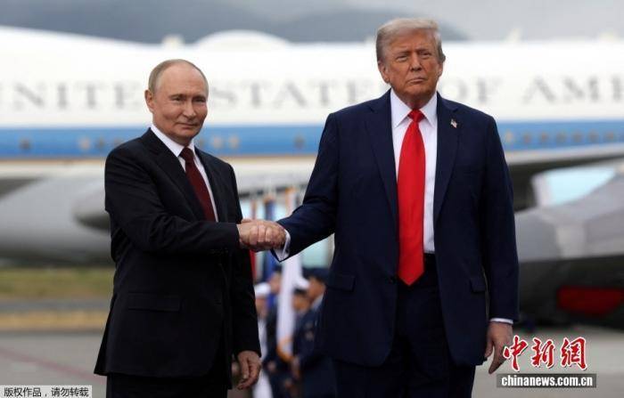 美欧乌峰会上,这张合影耐人寻味!一文读懂背后三大关键问题|国际识局