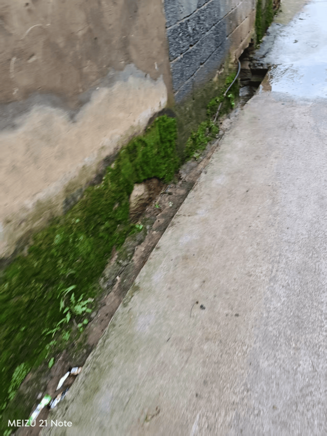 中学女生被同班男孩杀害,遇害地离家不足200米,云南当地警方称正在调查