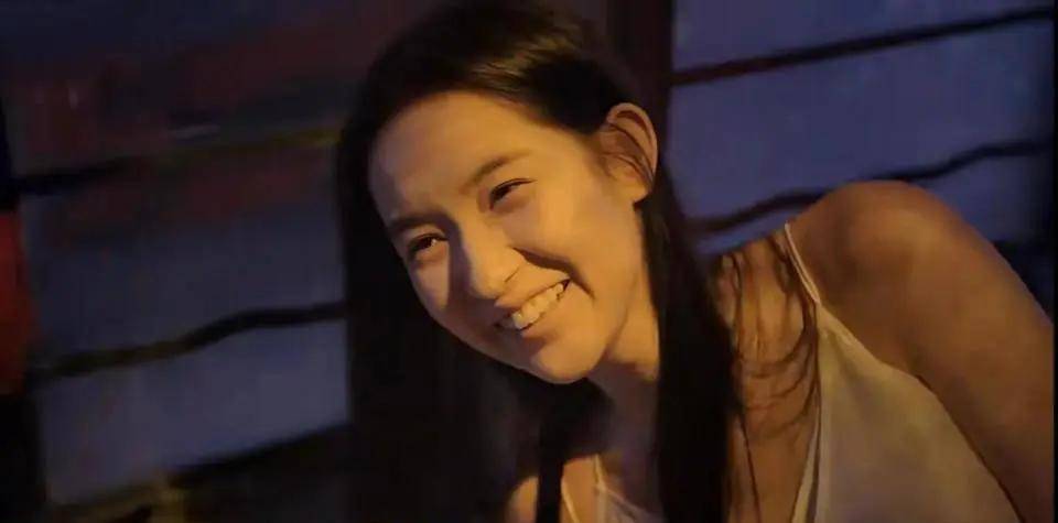 “耿直”的95小花王玉雯火了,被评“活人感好重”