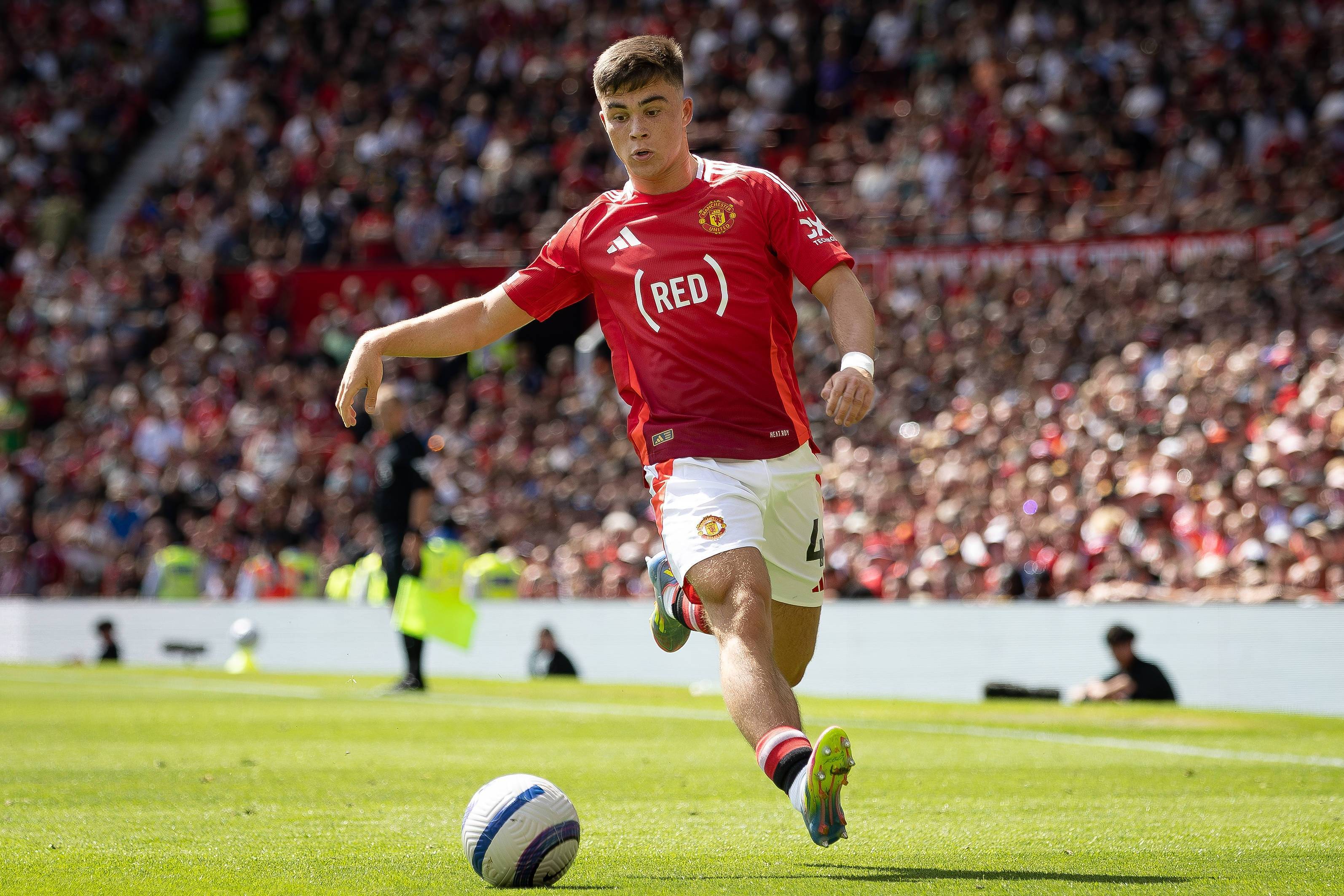 邮报：埃因霍温报价求购阿马斯被拒，曼联目前不愿出售他