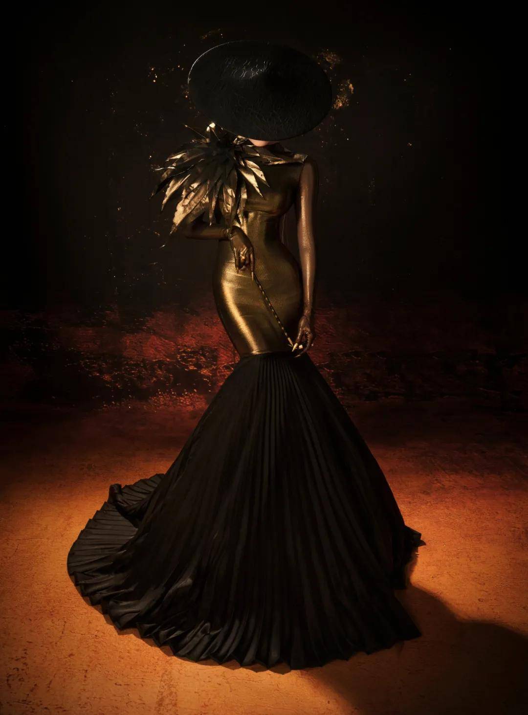 热巴手拿烟枪、倪妮背着人偶——女明星爱上“疯”着走红毯