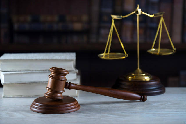 男子40岁内部退养,60岁退休时“失联”竟因被判无期 单位起诉索还24.5万,一审判了