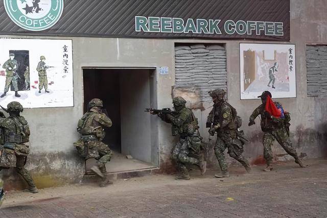 导弹塞进民用车,打解放军个措手不及?台退将的预测,要成现实了