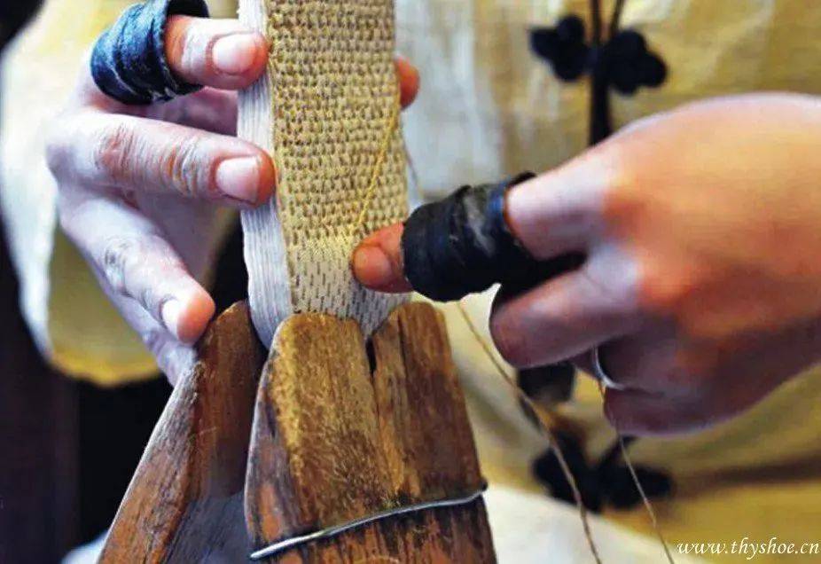 一家5口坐45小时火车赶杭州!这几天,大军出动了!有人随身必带的,竟是这样东西……