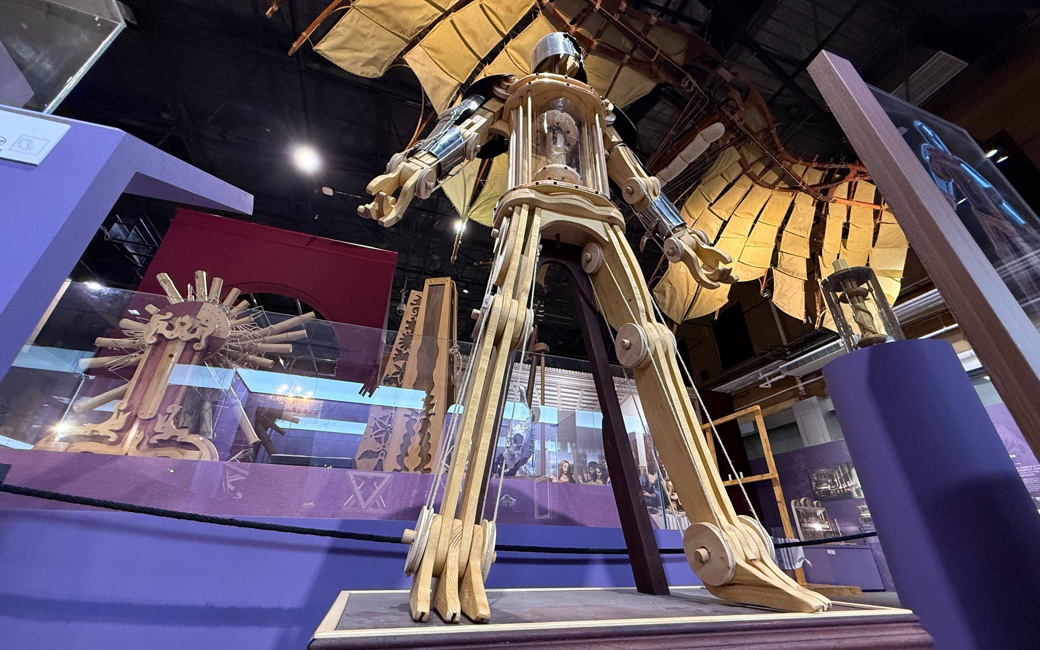 500多年前,画家达·芬奇设计了一个名叫“安卓”的人形机器人