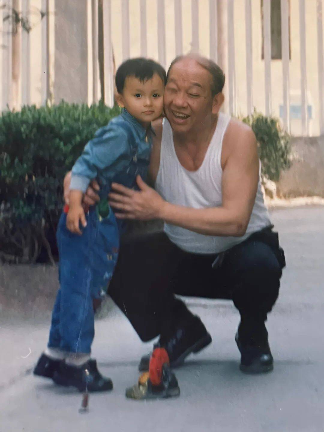 女子悬赏上海市区一套房,寻找六代单传被拐儿子