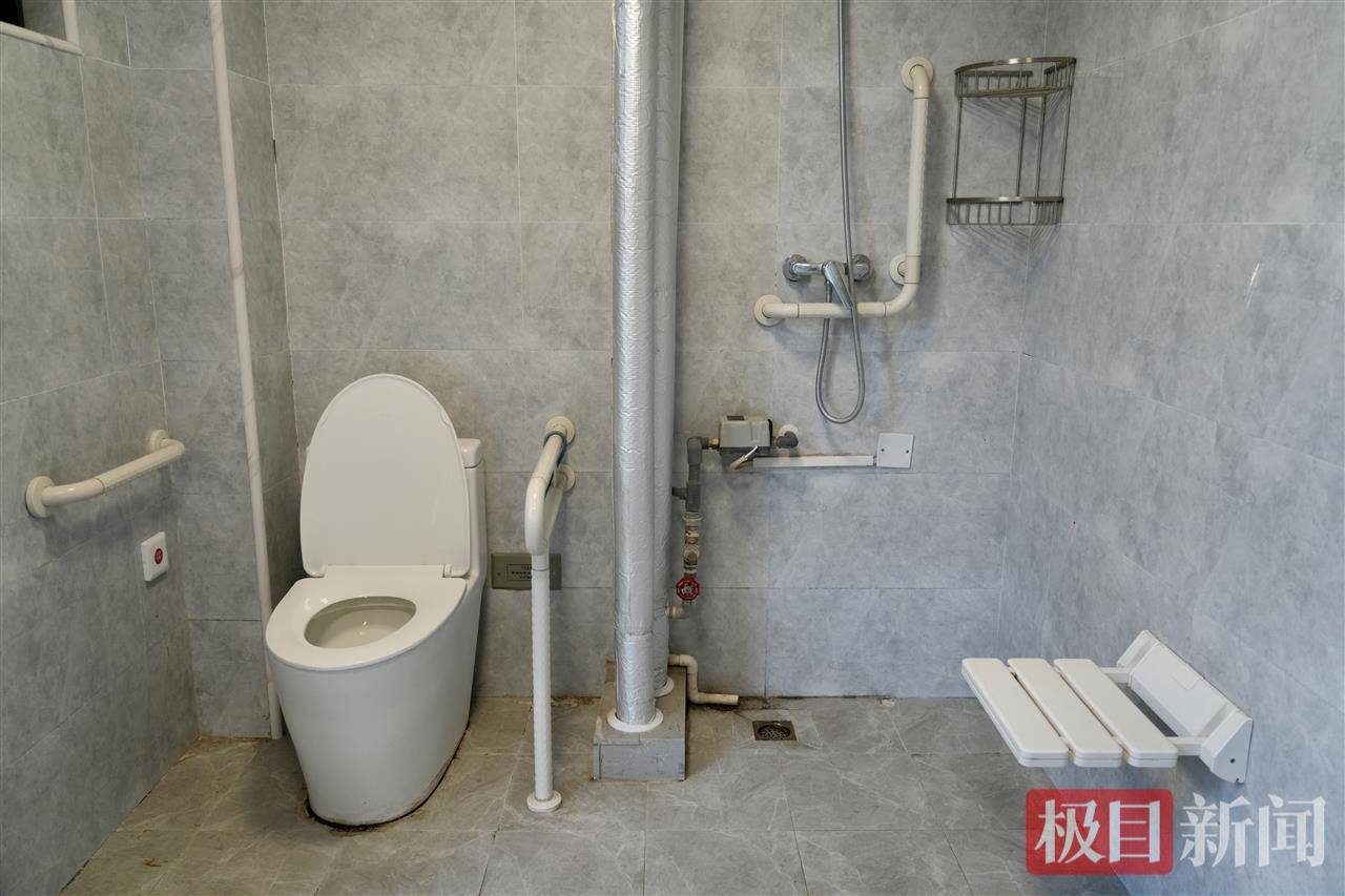 “玻璃娃娃”田艳青踏入武大校园!校方准备无障碍宿舍,母亲能同寝陪读