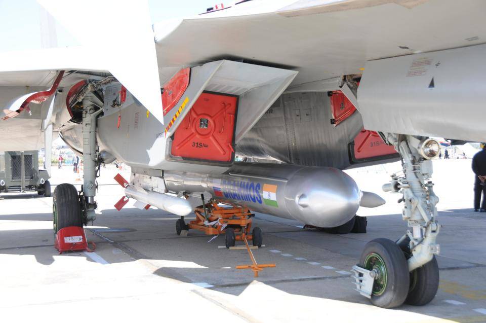 印媒:手握300枚布拉莫斯导弹,中国航母在印度洋不再畅行无阻?