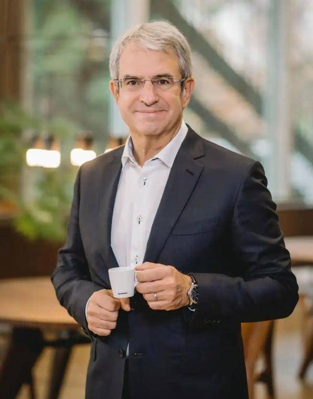 与下属谈恋爱,雀巢CEO被解雇