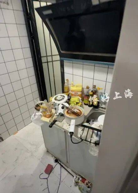 上海一房东崩溃!"00后"情侣租客失联,打开房门直呼"辣眼睛"…