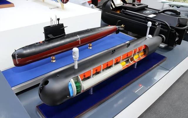 比俄核鱼雷更智能,“深海幽灵”亮相阅兵场,我军拒止再添利器