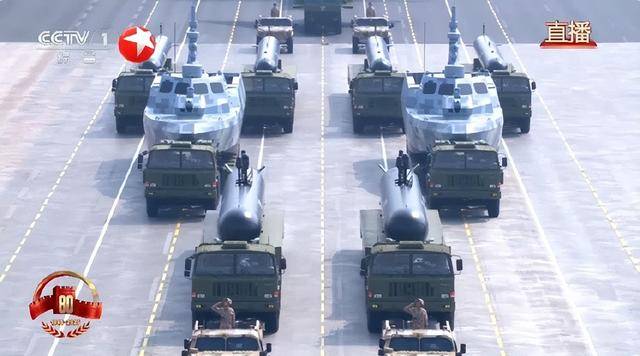 比俄核鱼雷更智能,“深海幽灵”亮相阅兵场,我军拒止再添利器