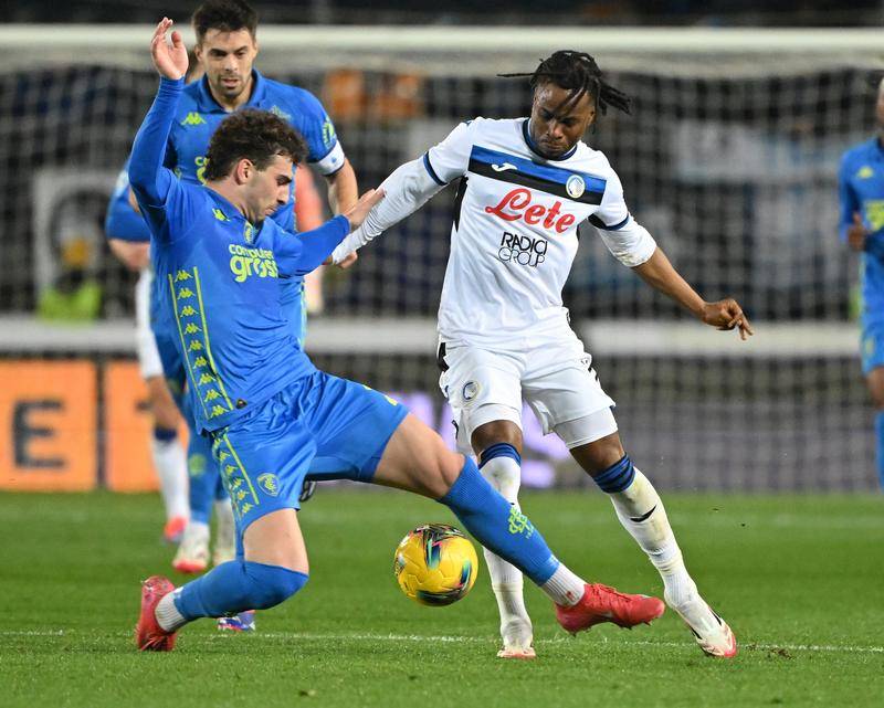 欧洲足坛夏窗综述:纪录与闹剧并存 英超再次成为主角