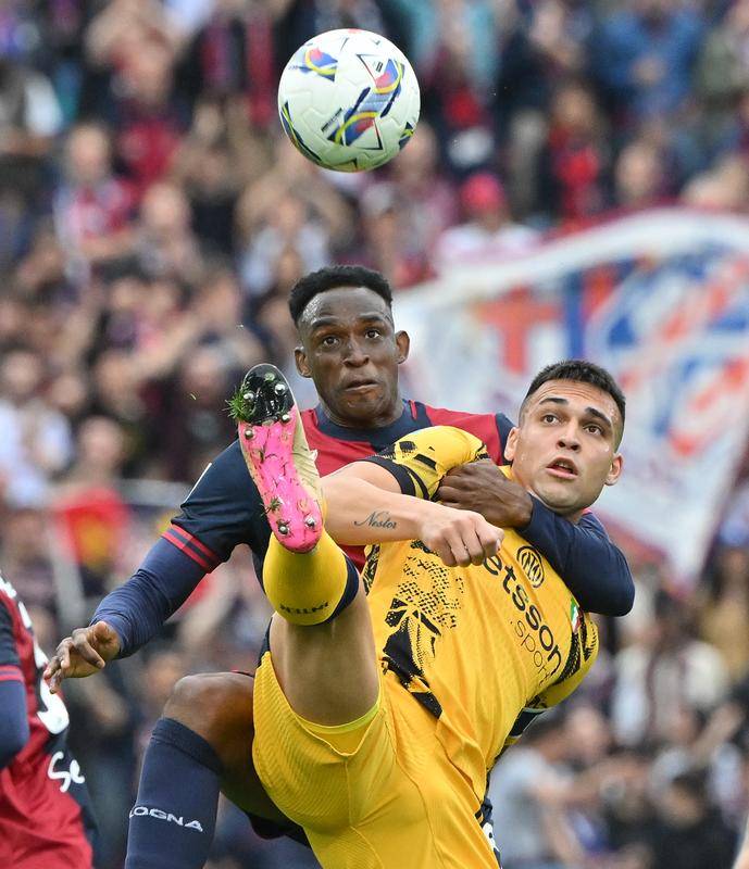 欧洲足坛夏窗综述:纪录与闹剧并存 英超再次成为主角