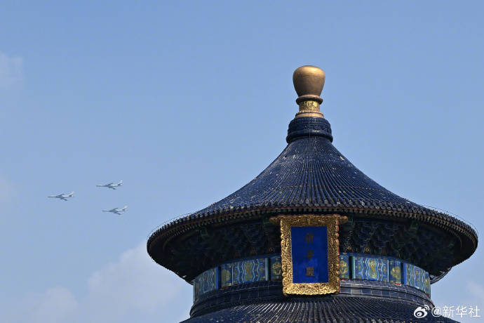 金灿荣:阅兵式上让我大受震撼的五件大杀器