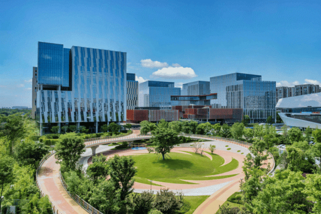 歼-20S亮相背后,成都这个地方有多“硬核”?