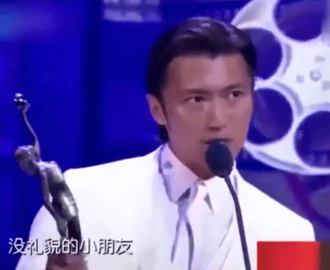 考古|89岁谢贤现身依旧时髦!与小49岁女友分手后开搞事业,疑已交代后事的他太潇洒