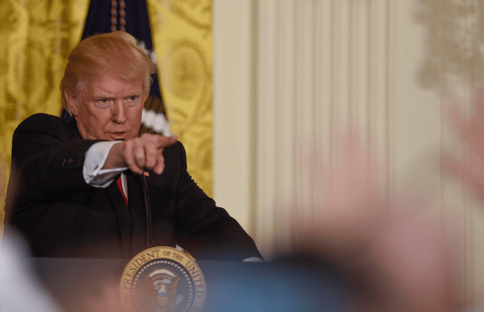 投票结果7:4!特朗普迎来惨败,美国法院正式裁定:他无权对中印等国加征关税