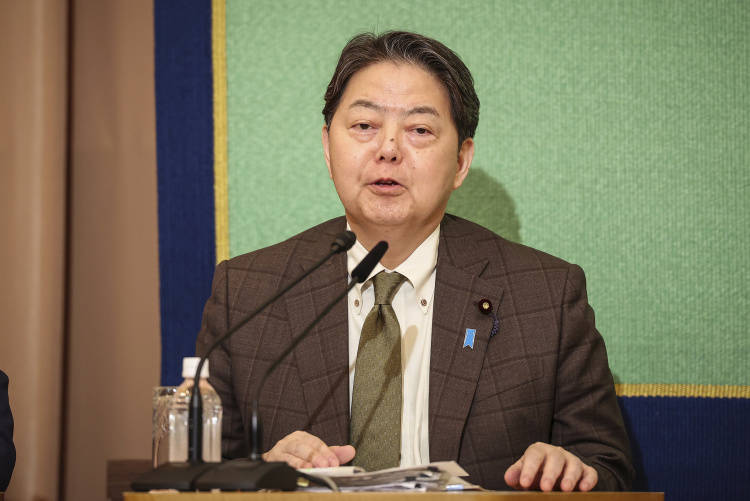 石破茂黯然下台 自民党“双少数”困局谁来破?