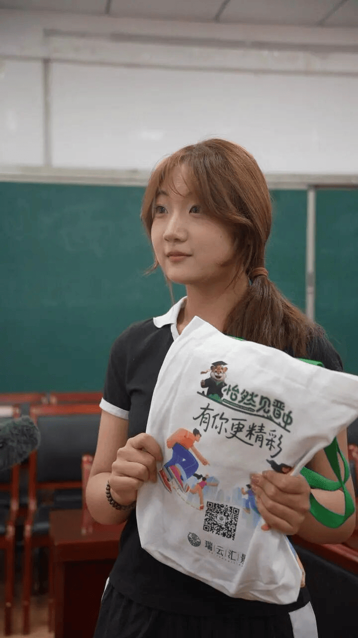 山西省晋中市为11万新生送出开学大礼包