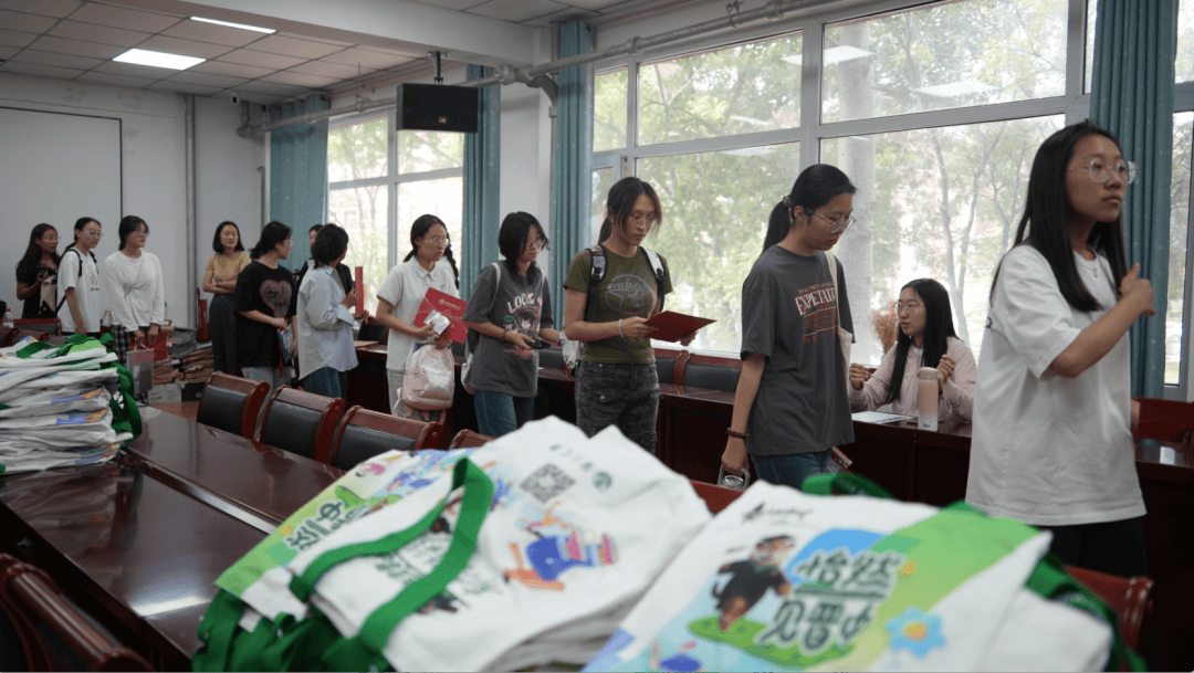 山西省晋中市为11万新生送出开学大礼包