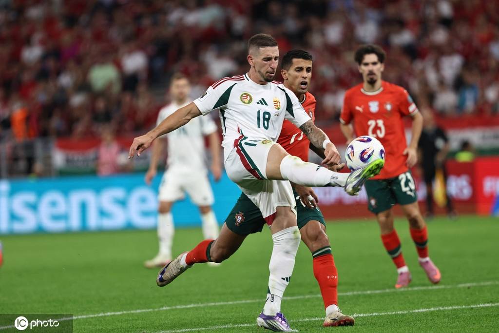 世预赛-C罗点射加冕历史射手王 葡萄牙3-2匈牙利夺两连胜