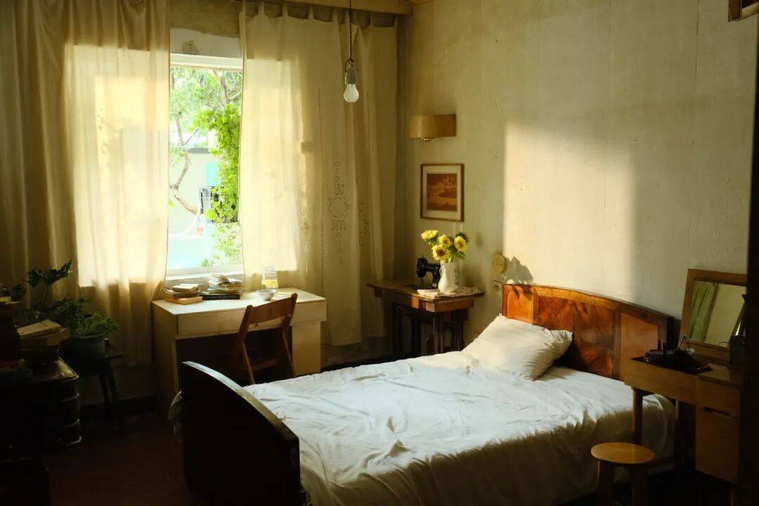 突然爆火!“00后”姑娘靠杭州居民房月入过万!每月来五六波……