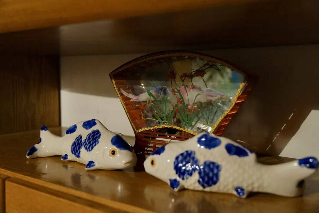 突然爆火!“00后”姑娘靠杭州居民房月入过万!每月来五六波……