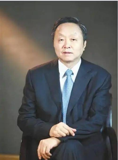 招行原副行长年近70岁被查 曾年薪332万