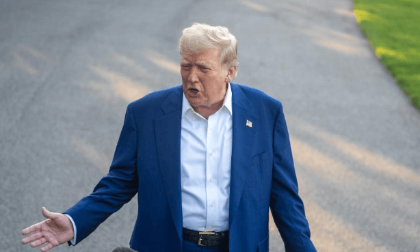 历史性一幕发生,中国货轮将试航北极航道,美国又失去一张重要底牌!外交部表态了