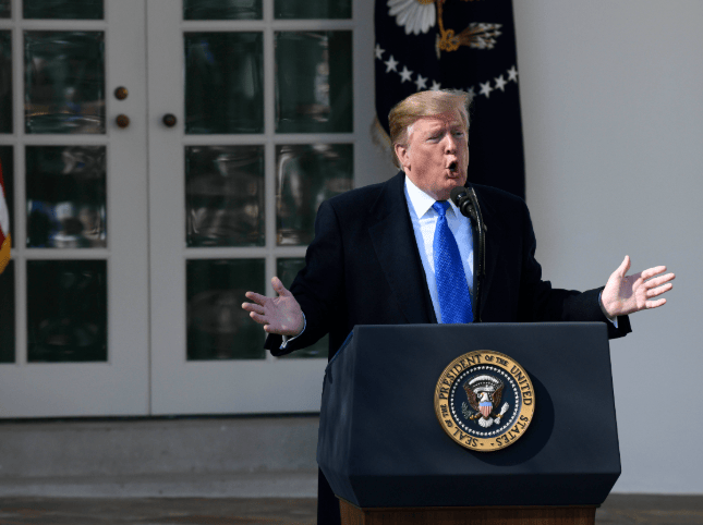 特朗普火速离开英国,临走前送给普京19个字,中方的一番表态斩钉截铁:敢动手必将反制