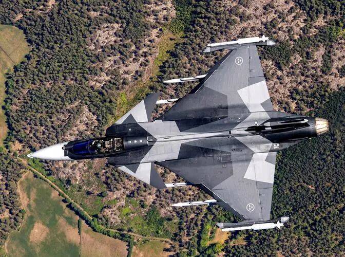 紧张!德国、瑞典战机直接与俄机缠斗,会正面冲突吗?