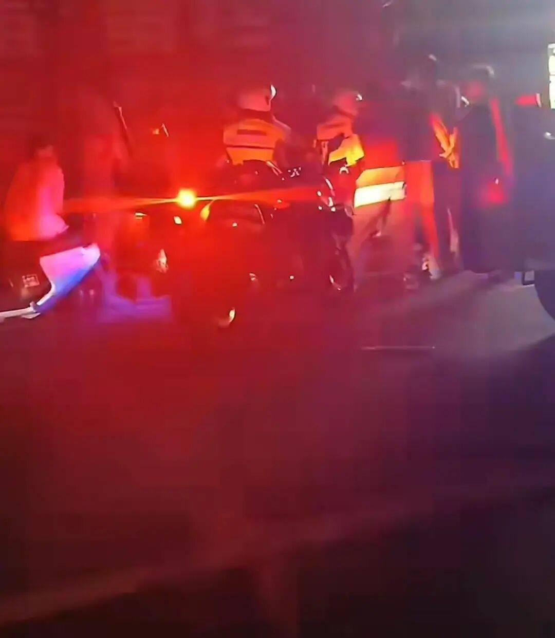 赣州警方通报“餐饮店多人打架斗殴”:2人酒后与邻桌冲突,涉案人员被采取强制措施