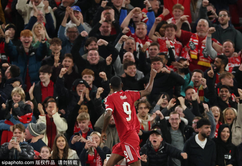 联赛杯-伊萨克首球埃基蒂克绝杀+染红 利物浦2-1晋级