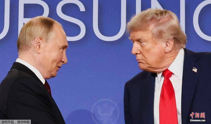 俄总统新闻秘书：普京愿与特朗普在莫斯科会晤，决定权在美方