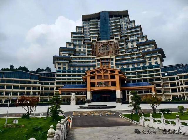 贵州“天下第一水司楼”变身豪华酒店，国庆大假火爆：3688元豪华套房被订空，2日至5日满房