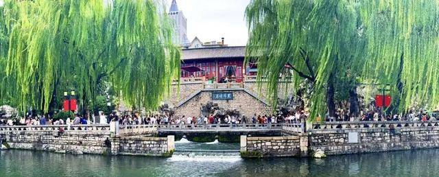 秋色满城 历下有约丨护城河畔美出圈!解锁历下限定秋日浪漫