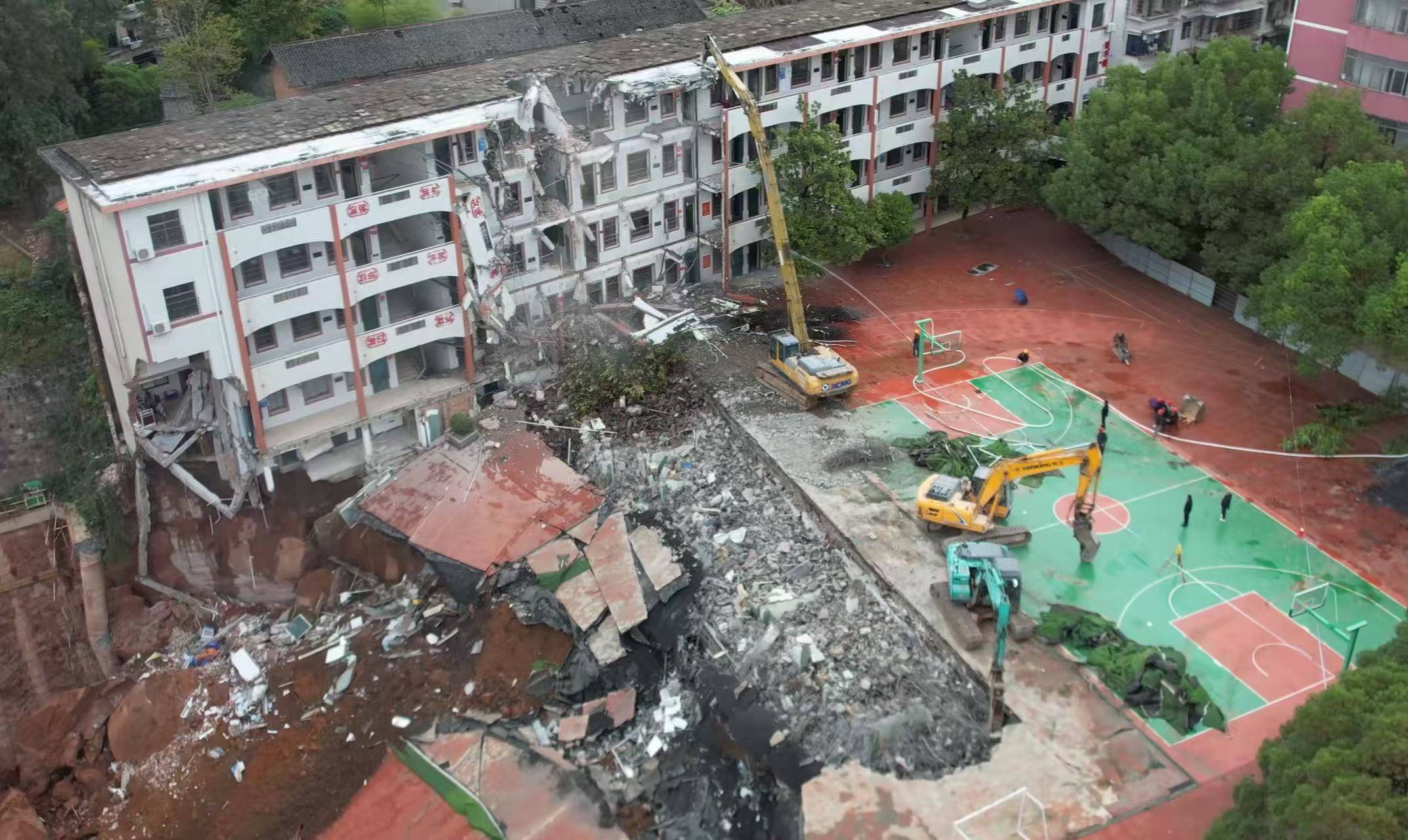 湖南邵阳一所小学发生坍塌，教育局：学生已分流至其他学校上课