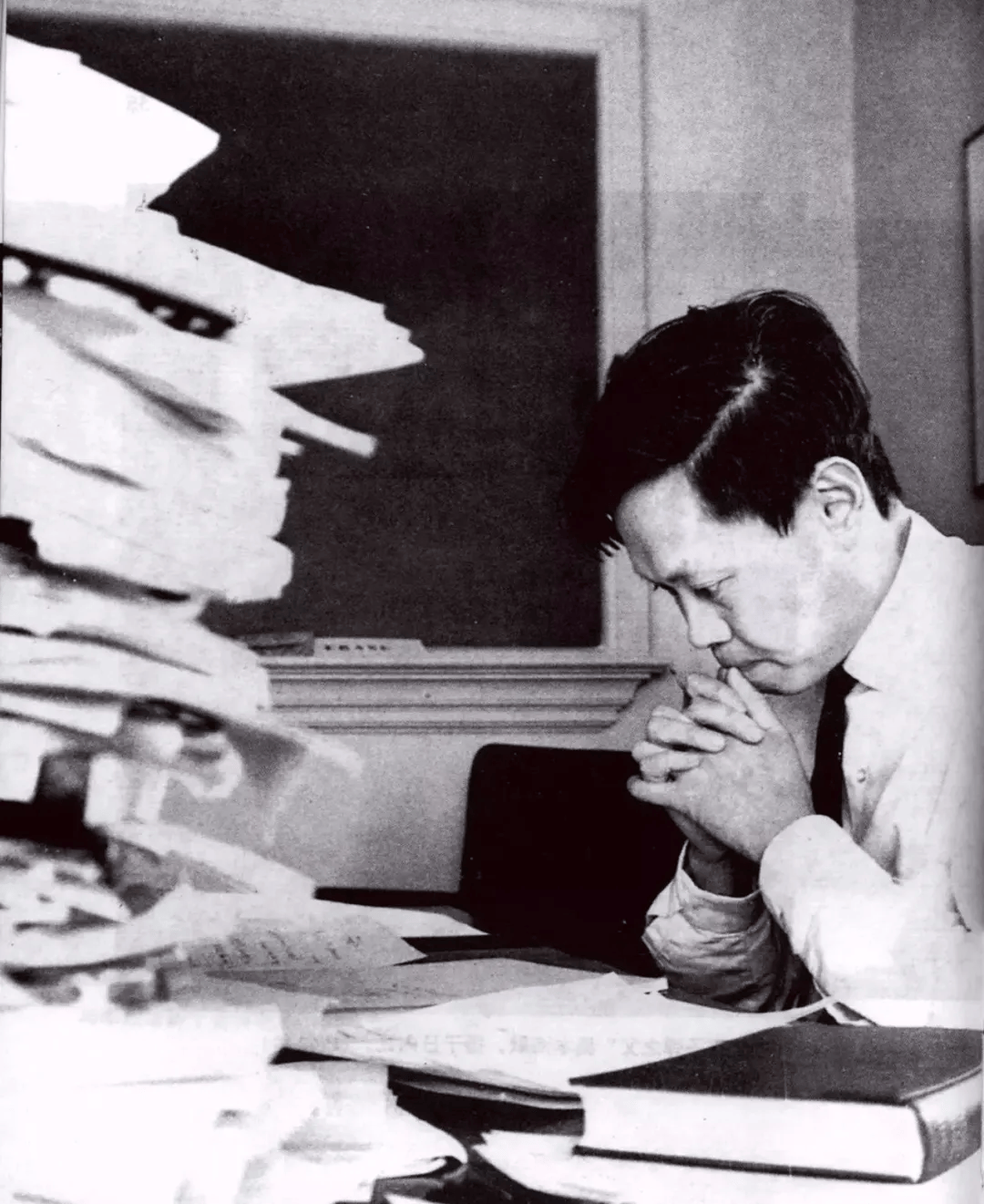 103岁杨振宁去世,象牙塔倒塌