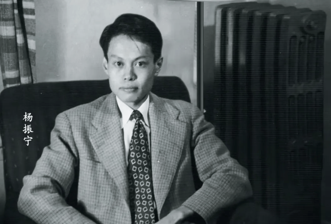 103岁杨振宁去世,象牙塔倒塌