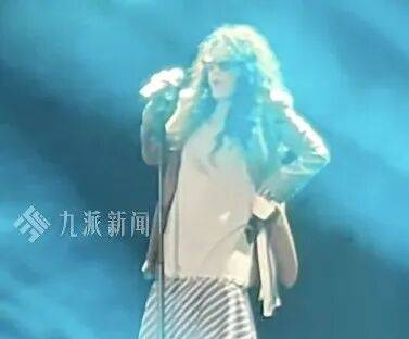 歌手陈粒演出中耳机爆炸,发文称“将开始减少舞台工作”,透露此类事故已发生3次