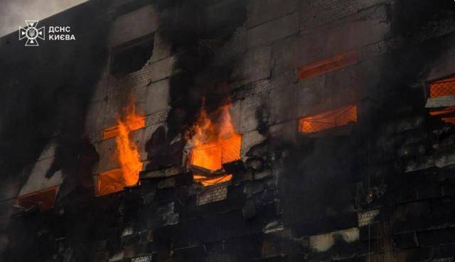 乌克兰全线崩溃,普京突然下令:保护投降乌军!大结局要来了?