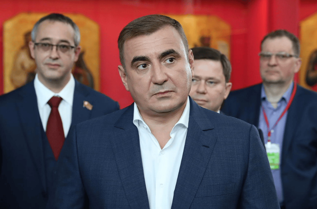 普京加速给接班人铺路，“爱将”久明能通过军权考验，成功接过俄罗斯权力的接力棒吗？